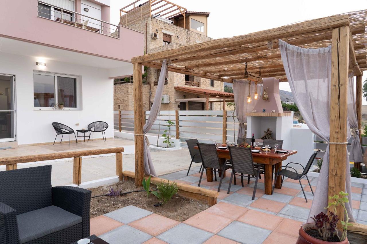 Haritos Holidays Home Pombia Экстерьер фото