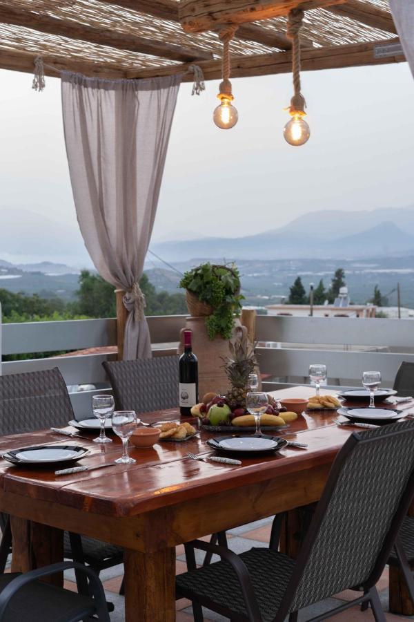 Haritos Holidays Home Pombia Экстерьер фото