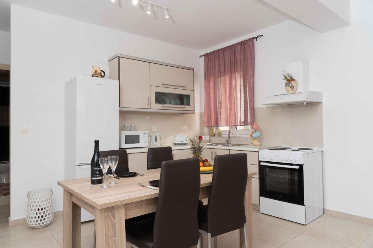 Haritos Holidays Home Pombia Экстерьер фото